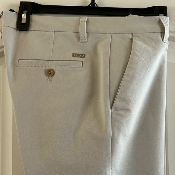 Men’s Izod Chinos - Picture 2 of 4